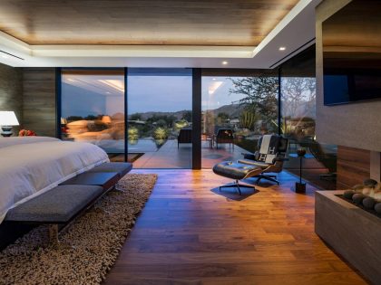 A Sophisticated Modern Desert Home with Mountain and Water Views in Palm Desert, California by Whipple Russell Architects (14)