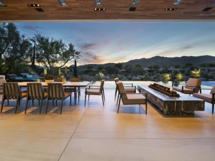 A Sophisticated Modern Desert Home with Mountain and Water Views in Palm Desert, California by Whipple Russell Architects (25)