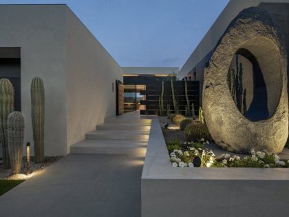 A Sophisticated Modern Desert Home with Mountain and Water Views in Palm Desert, California by Whipple Russell Architects (31)