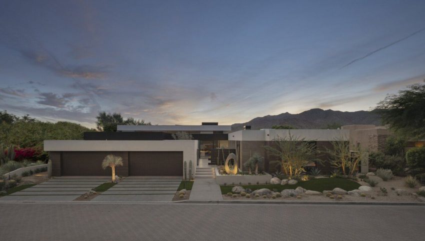 A Sophisticated Modern Desert Home with Mountain and Water Views in Palm Desert, California by Whipple Russell Architects (35)