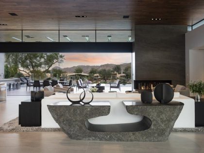 A Sophisticated Modern Desert Home with Mountain and Water Views in Palm Desert, California by Whipple Russell Architects (6)