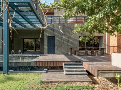 A Spacious Modern Brick Home with a Bright and Elegant Interior in Ahmedabad, India by Vihar Fadia Architects (20)