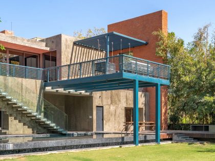 A Spacious Modern Brick Home with a Bright and Elegant Interior in Ahmedabad, India by Vihar Fadia Architects (26)