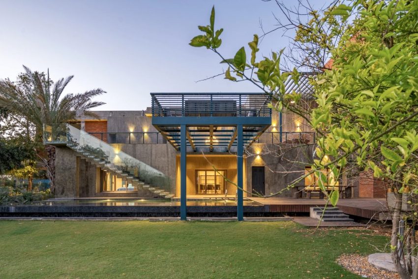 A Spacious Modern Brick Home with a Bright and Elegant Interior in Ahmedabad, India by Vihar Fadia Architects (32)