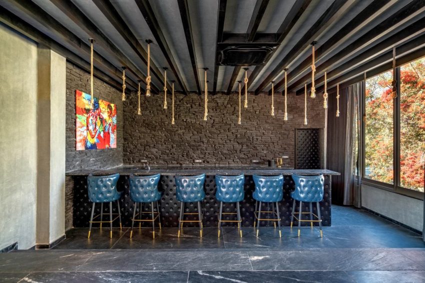 A Spacious Modern Brick Home with a Bright and Elegant Interior in Ahmedabad, India by Vihar Fadia Architects (7)