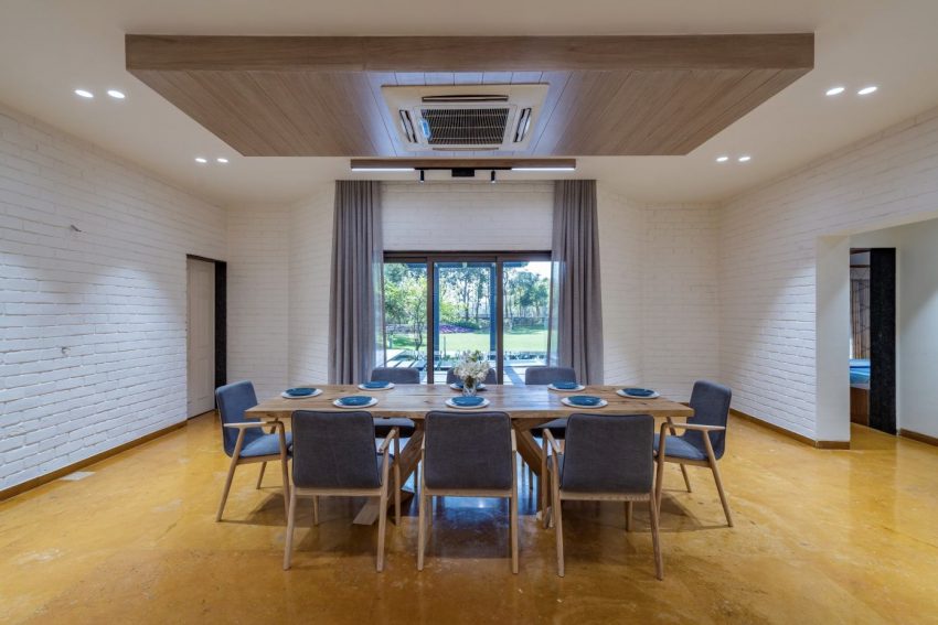 A Spacious Modern Brick Home with a Bright and Elegant Interior in Ahmedabad, India by Vihar Fadia Architects (9)