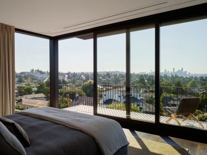 A Spectacular Cedar-Clad Home with Unparalleled Views in Seattle, Washington by GO’C (19)