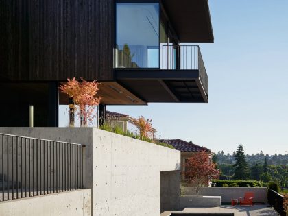 A Spectacular Cedar-Clad Home with Unparalleled Views in Seattle, Washington by GO’C (25)