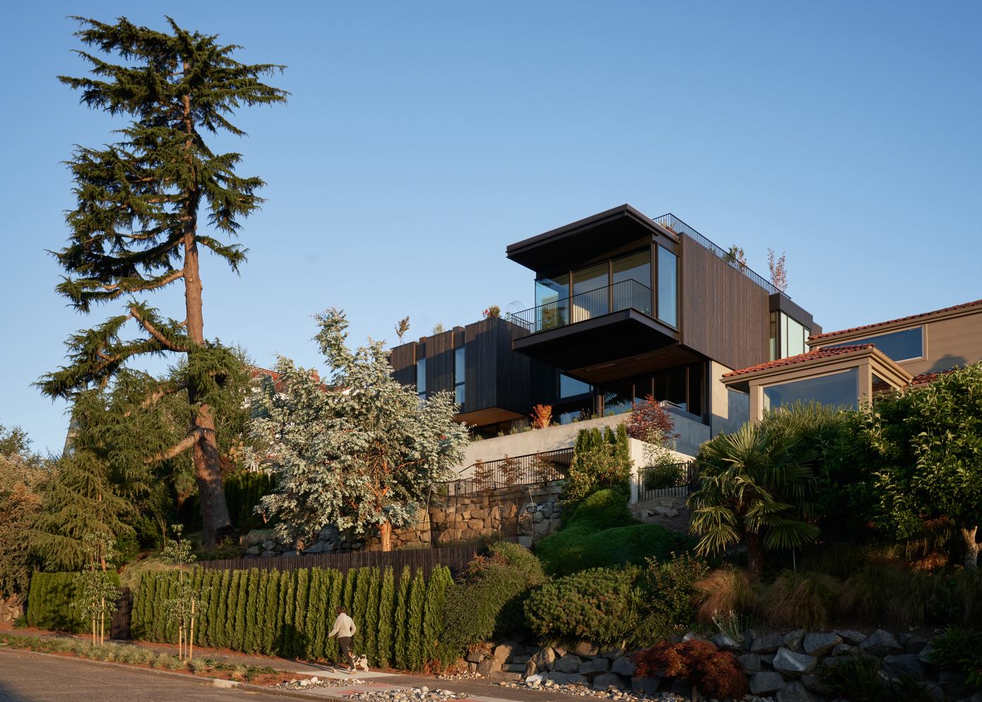 A Spectacular Cedar-Clad Home with Unparalleled Views in Seattle, Washington by GO’C (29)