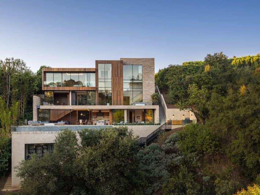 A Striking Contemporary Home Nestled in the Hills of Los Angeles, California by Shubindonaldson Architects (32)