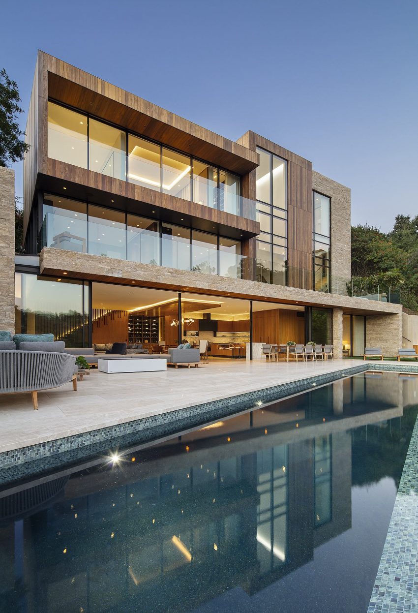 A Striking Contemporary Home Nestled in the Hills of Los Angeles, California by Shubindonaldson Architects (33)