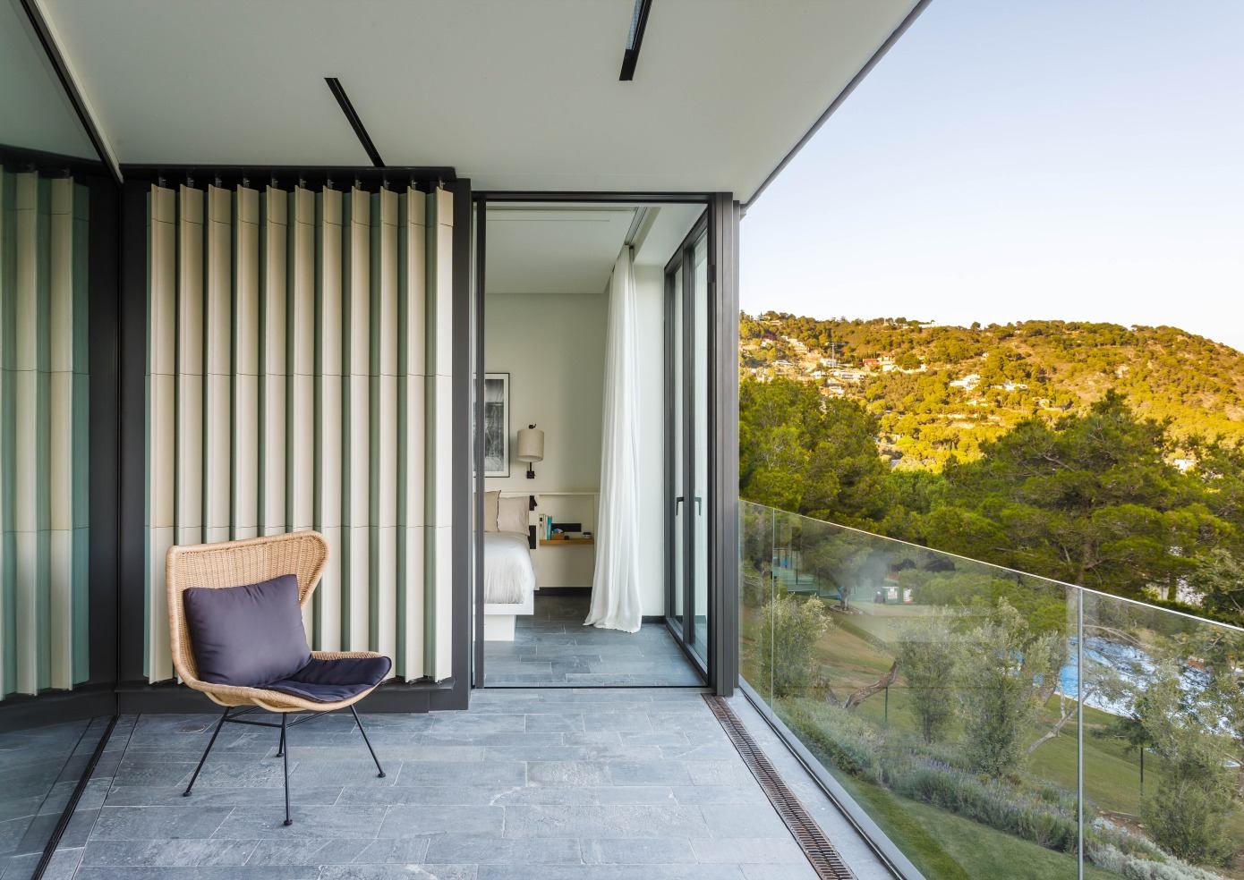 A Striking Contemporary Home Overlooks a Natural Cove in Begur, Spain by Sala Ferusic Architects (20)
