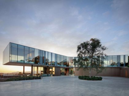 A Striking Propeller-Shaped Glass House with Mesmerizing Views in Bel Air, Los Angeles by SPF:architects (13)