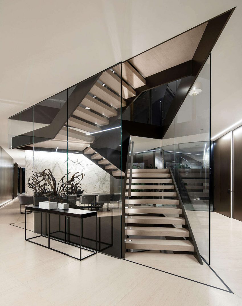 A Striking Propeller-Shaped Glass House with Mesmerizing Views in Bel Air, Los Angeles by SPF:architects (6)