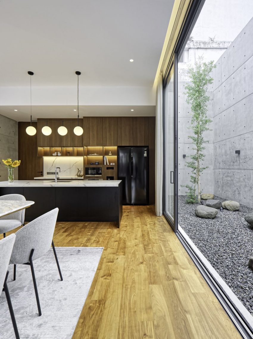 A Stunning Concrete Home for a Couple and Two Children in Semarang, Indonesia by Tamara Wibowo Architects (10)