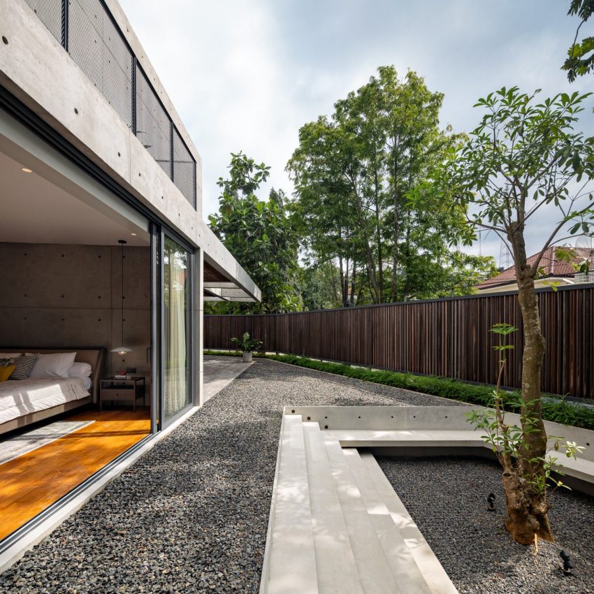A Stunning Concrete Home for a Couple and Two Children in Semarang, Indonesia by Tamara Wibowo Architects (18)