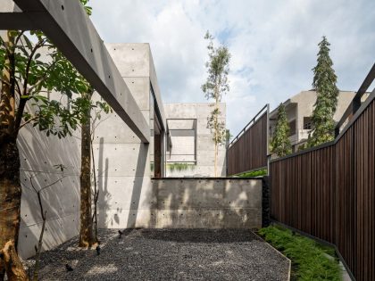 A Stunning Concrete Home for a Couple and Two Children in Semarang, Indonesia by Tamara Wibowo Architects (24)