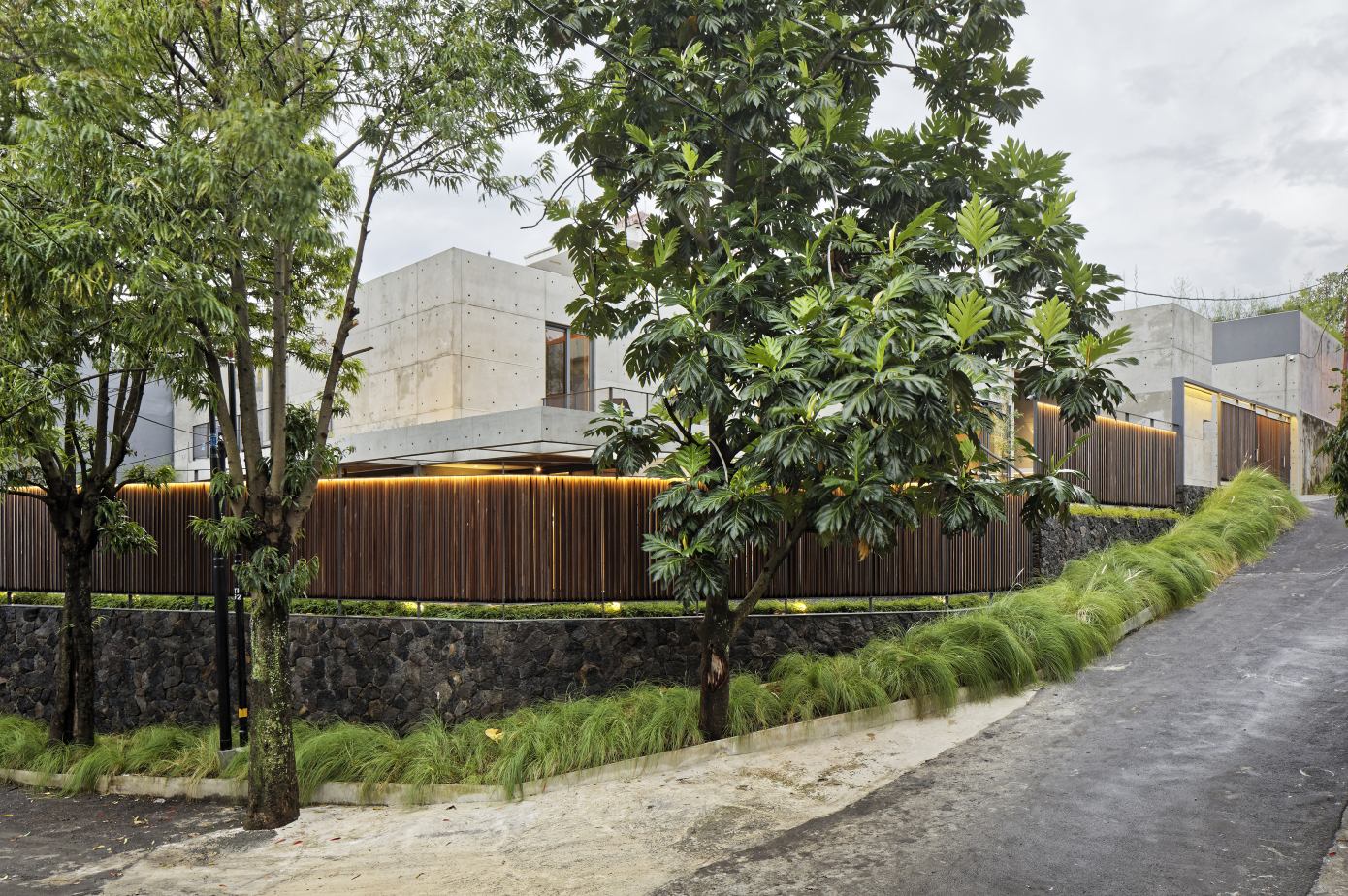 A Stunning Concrete Home for a Couple and Two Children in Semarang, Indonesia by Tamara Wibowo Architects (25)