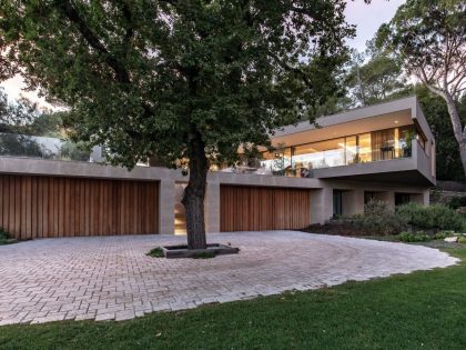 A Stunning Contemporary Cantilevered Home in the Southern Part of France by Brengues Le Pavec Architectes (27)