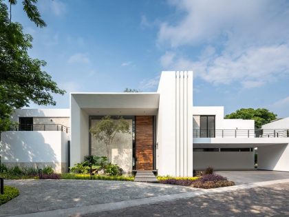 A Stunning Contemporary Home with Warm Elegance in Colima, Mexico by Di Frenna Arquitectos (1)