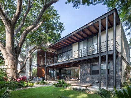 A Stunning House Combines Stone, Concrete and Wood in Colima, Mexico by Di Frenna Arquitectos (1)