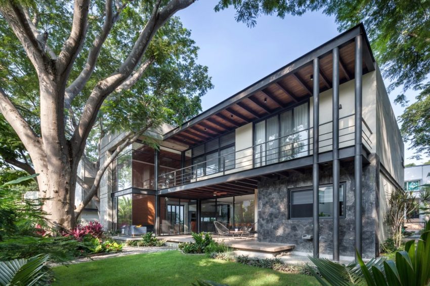 A Stunning House Combines Stone, Concrete and Wood in Colima, Mexico by Di Frenna Arquitectos (1)