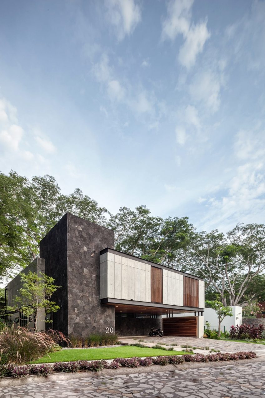 A Stunning House Combines Stone, Concrete and Wood in Colima, Mexico by Di Frenna Arquitectos (14)