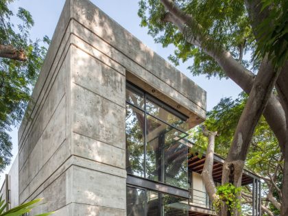 A Stunning House Combines Stone, Concrete and Wood in Colima, Mexico by Di Frenna Arquitectos (16)