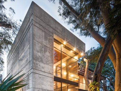 A Stunning House Combines Stone, Concrete and Wood in Colima, Mexico by Di Frenna Arquitectos (17)