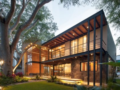 A Stunning House Combines Stone, Concrete and Wood in Colima, Mexico by Di Frenna Arquitectos (19)