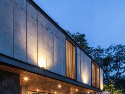 A Stunning House Combines Stone, Concrete and Wood in Colima, Mexico by Di Frenna Arquitectos (20)