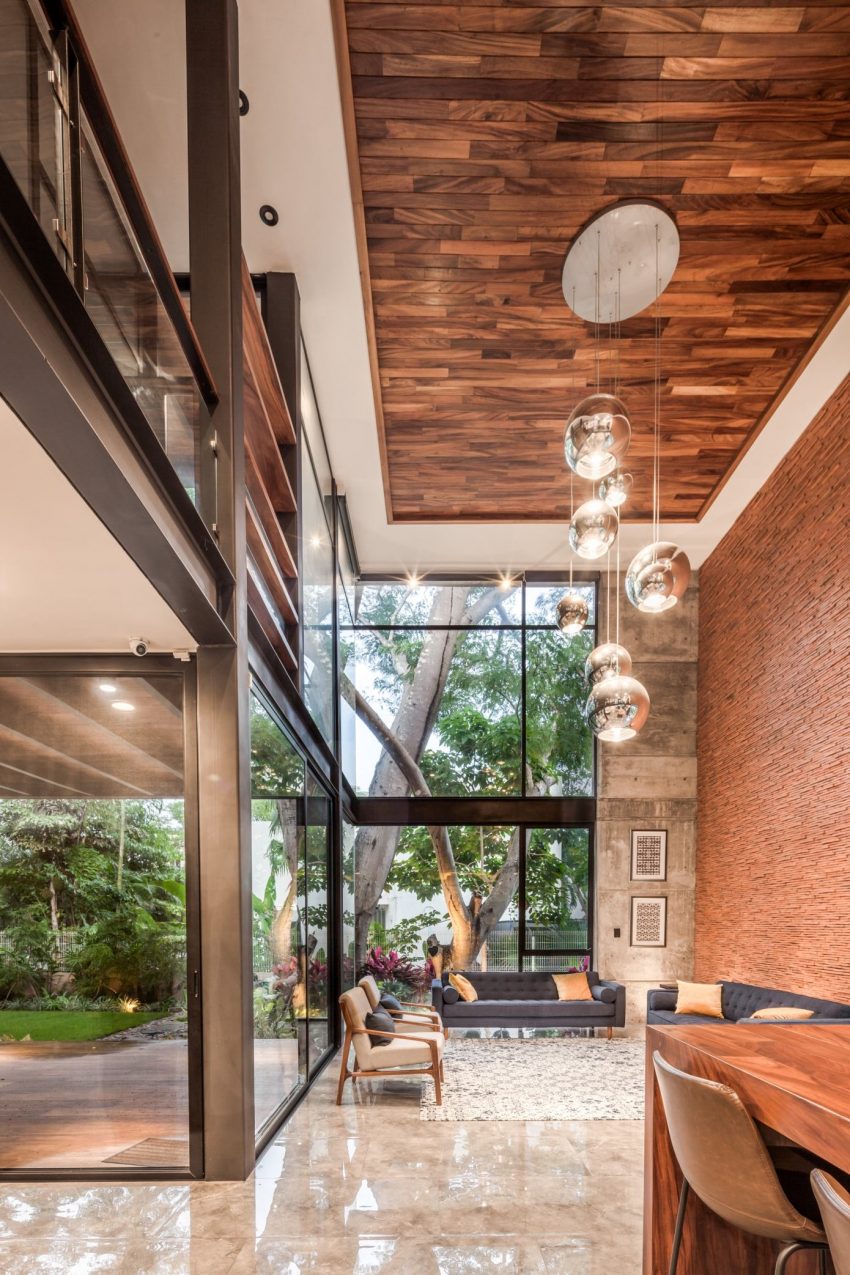 A Stunning House Combines Stone, Concrete and Wood in Colima, Mexico by Di Frenna Arquitectos (4)