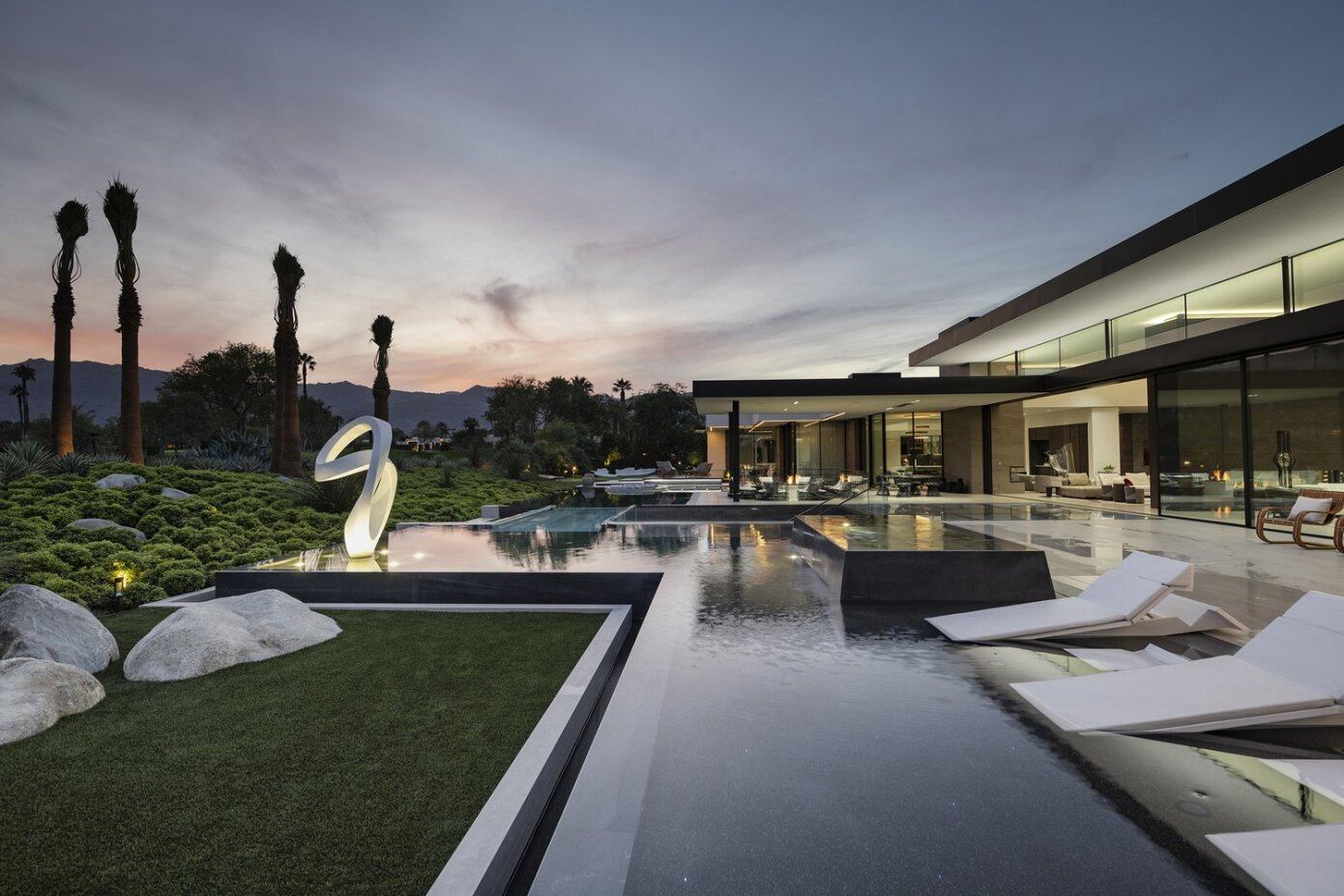 A Stunning Luxurious Modern Home with a Breathtaking Views in Indian Wells by Whipple Russell Architects (51)