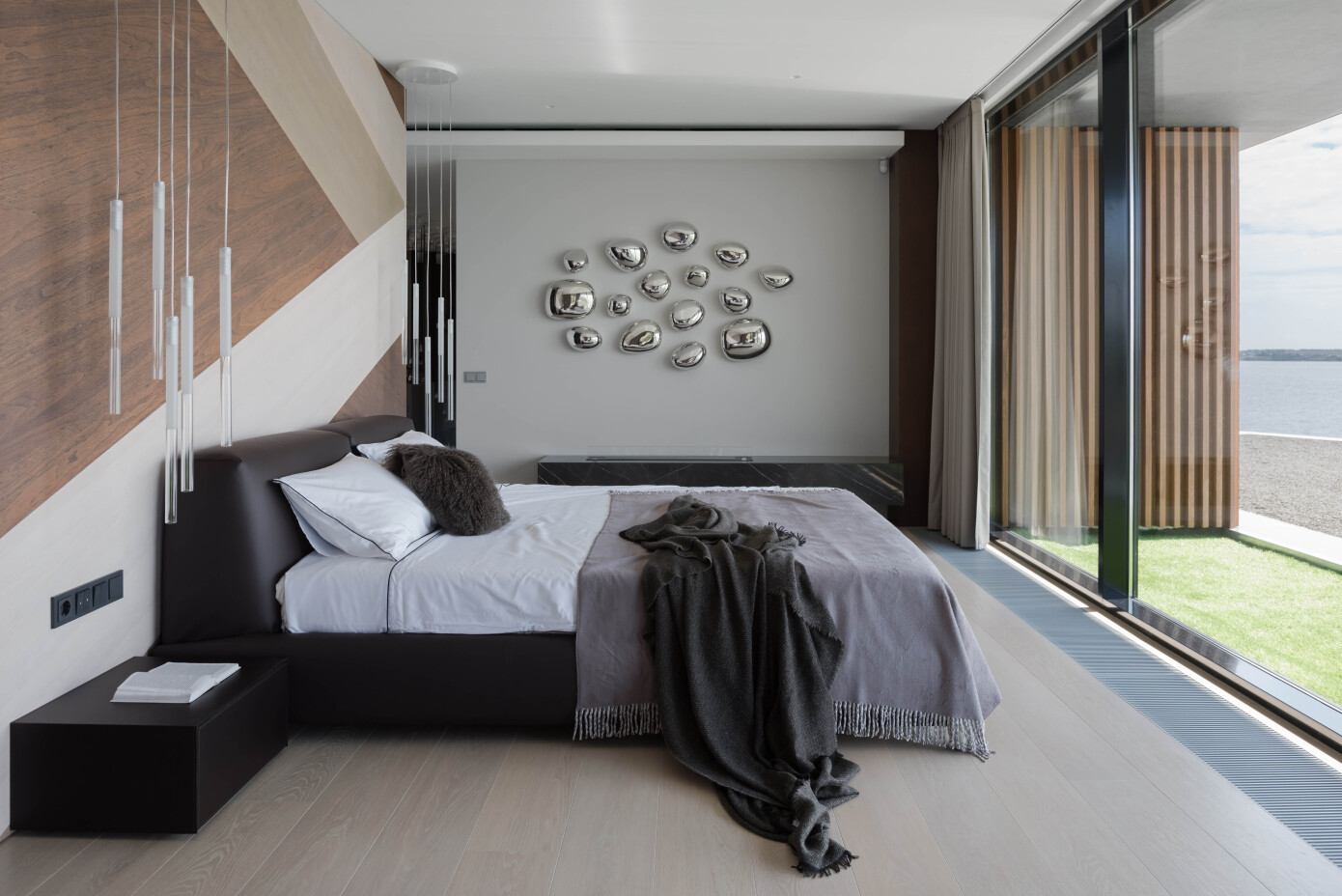 A Stunning Modern Hillside Home with Captivating Sea Views of Taganrog, Russia by Alexandra Fedorova Architect (15)