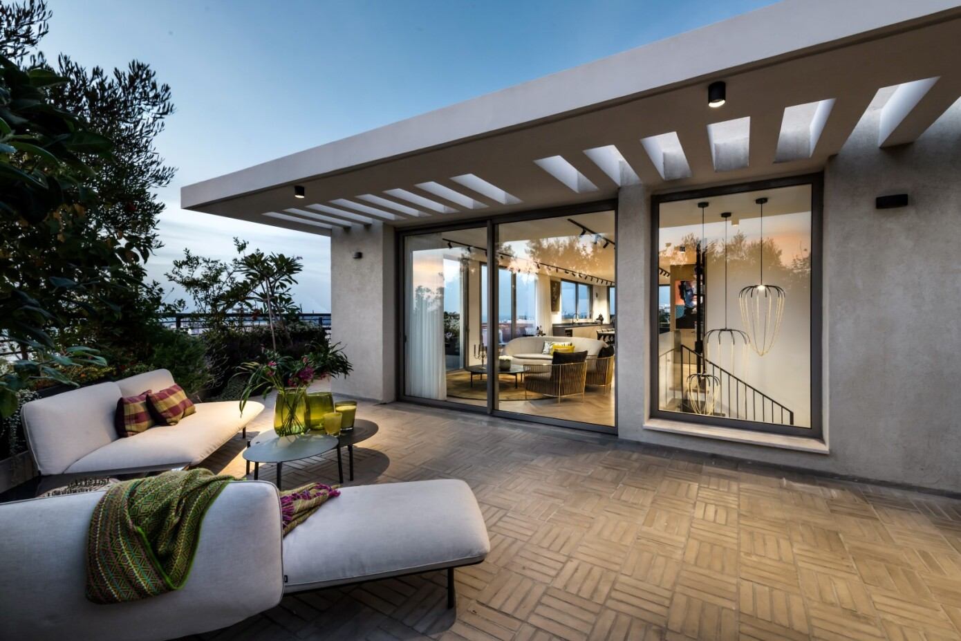 A Stunning Modern Penthouse for a Young Couple with a New Baby in Tel Aviv, Israel by Tzvia Kazayoff (16)