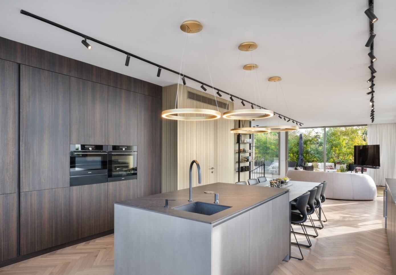 A Stunning Modern Penthouse for a Young Couple with a New Baby in Tel Aviv, Israel by Tzvia Kazayoff (5)