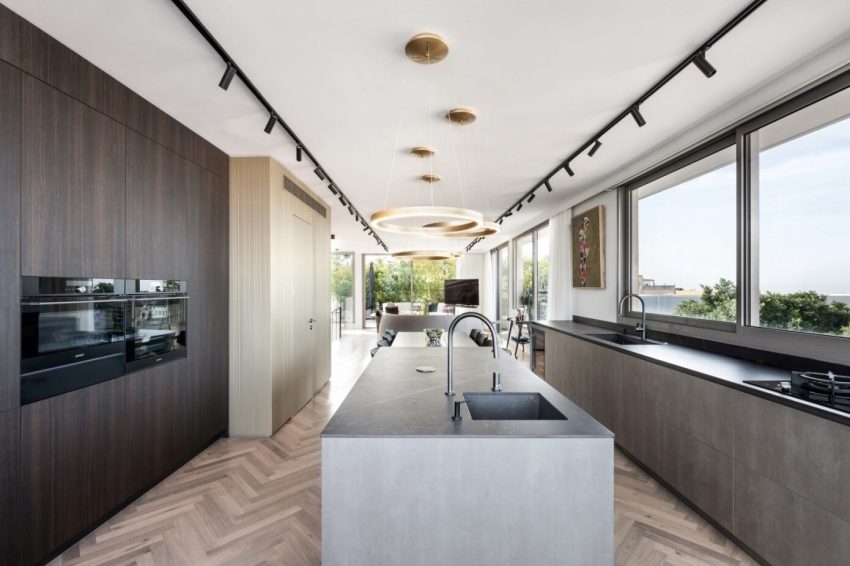 A Stunning Modern Penthouse for a Young Couple with a New Baby in Tel Aviv, Israel by Tzvia Kazayoff (6)