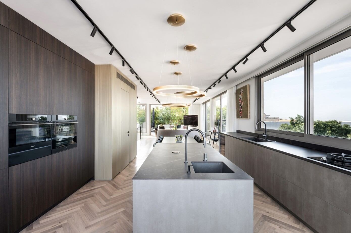 A Stunning Modern Penthouse for a Young Couple with a New Baby in Tel Aviv, Israel by Tzvia Kazayoff (6)