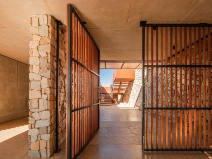 A Stunning Single-Family Home Set in the Pristine Landscape of Pietermaritzburg, South Africa by Elphick Proome Architecture (6)