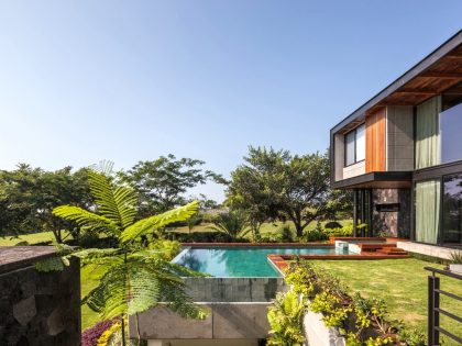 A Stunning and Luxurious Concrete House Framed by a Vast Vegetation of Colima, Mexico