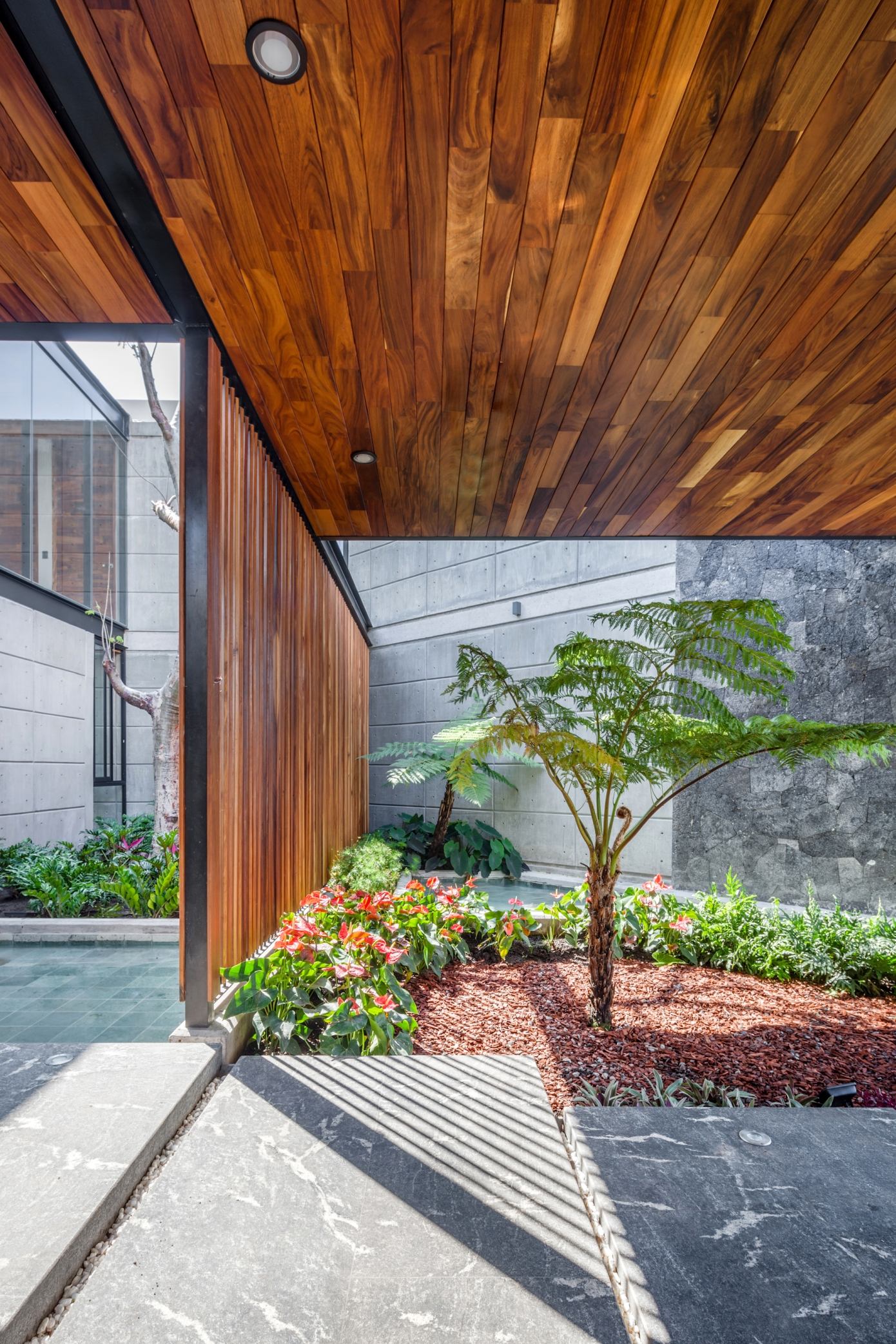 A Stunning and Luxurious Concrete House Framed by a Vast Vegetation of Colima, Mexico by Di Frenna Arquitectos (10)