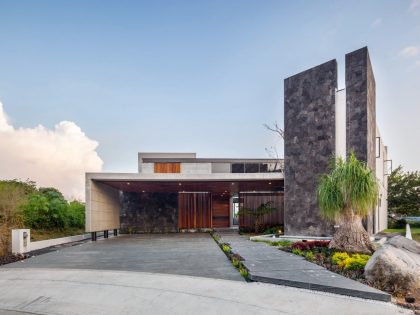 A Stunning and Luxurious Concrete House Framed by a Vast Vegetation of Colima, Mexico by Di Frenna Arquitectos (16)