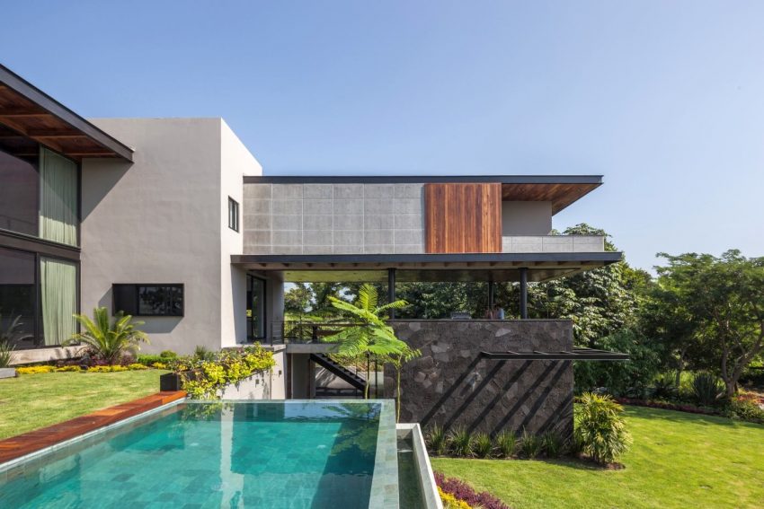 A Stunning and Luxurious Concrete House Framed by a Vast Vegetation of Colima, Mexico by Di Frenna Arquitectos (2)