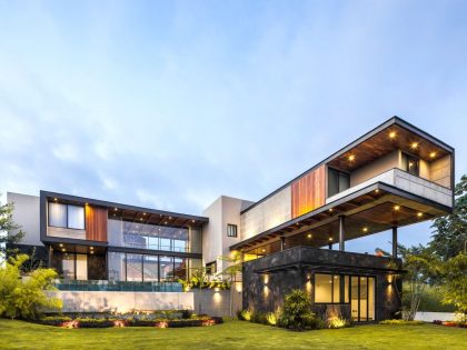 A Stunning and Luxurious Concrete House Framed by a Vast Vegetation of Colima, Mexico by Di Frenna Arquitectos (23)