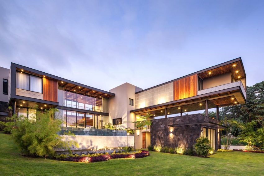 A Stunning and Luxurious Concrete House Framed by a Vast Vegetation of Colima, Mexico by Di Frenna Arquitectos (25)