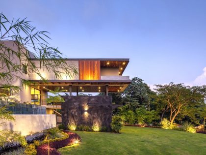 A Stunning and Luxurious Concrete House Framed by a Vast Vegetation of Colima, Mexico by Di Frenna Arquitectos (28)