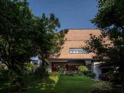 A Unique and Impressive Contemporary Home Amid Lush Greenery in Bangkok, Thailand by Maincourse Architect (1)