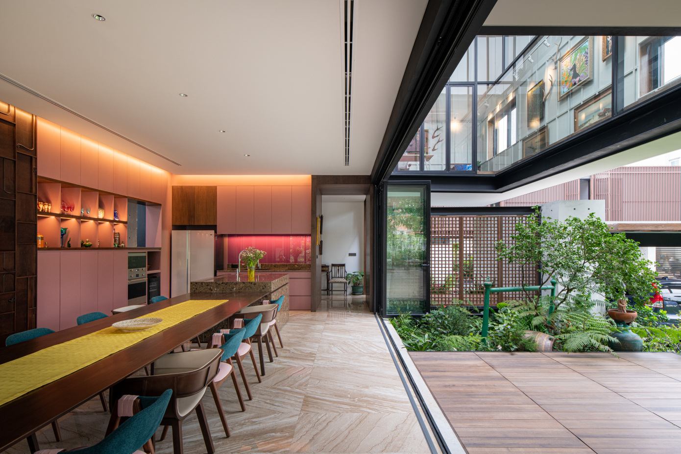A Unique and Impressive Contemporary Home Amid Lush Greenery in Bangkok, Thailand by Maincourse Architect (4)