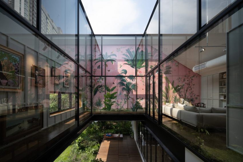 A Unique and Impressive Contemporary Home Amid Lush Greenery in Bangkok, Thailand by Maincourse Architect (5)