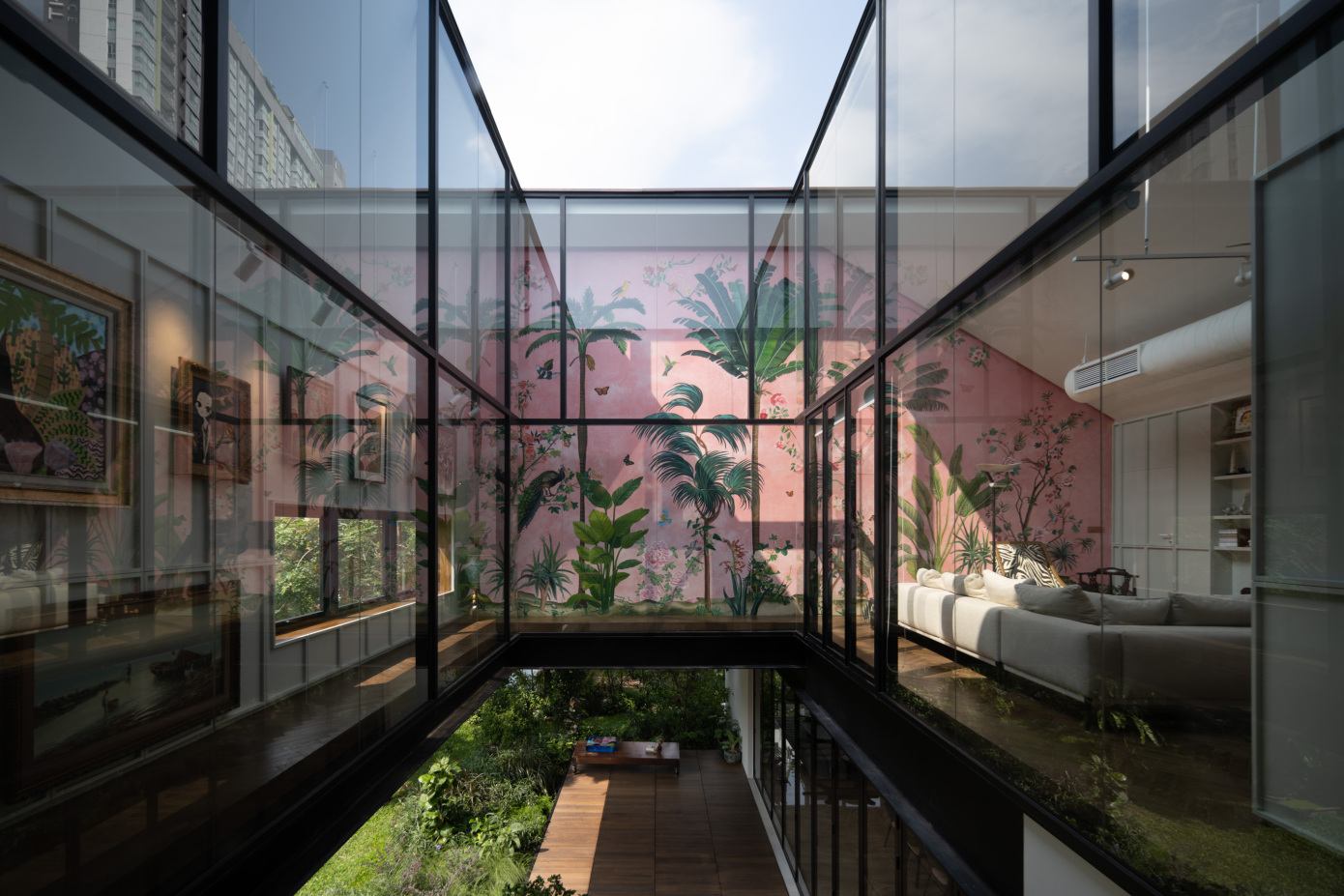 A Unique and Impressive Contemporary Home Amid Lush Greenery in Bangkok, Thailand by Maincourse Architect (5)